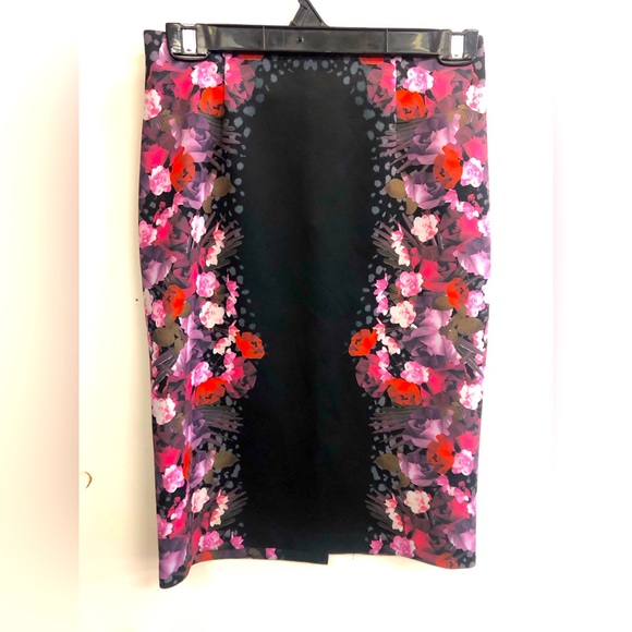 GUESS LOS ANGELES FLORAL PRINT-KNEE LENGH HIGH WAIST SKIRT - Picture 1 of 7